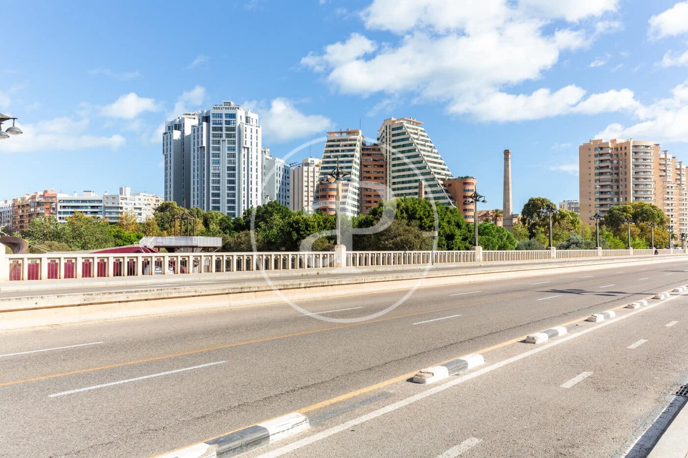 3 sovrum Lägenhet att hyra i Valencia stad - 1 600 € (Ref: 10021016)