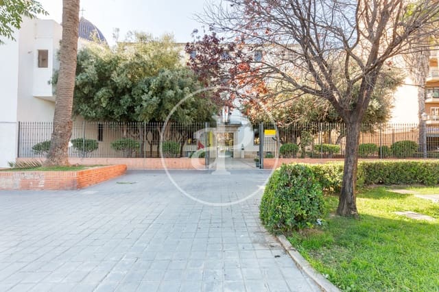 3 bedroom Apartment for rent in Mont-Olivet, Valencia city - € 1,600 (Ref: 10021016)