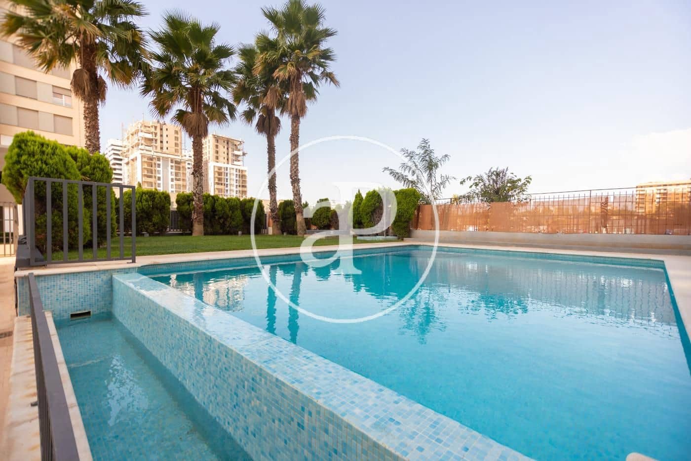 3 quarto Apartamento para arrendar em Valencia cidade com piscina garagem - 2 800 € (Ref: 10022557)