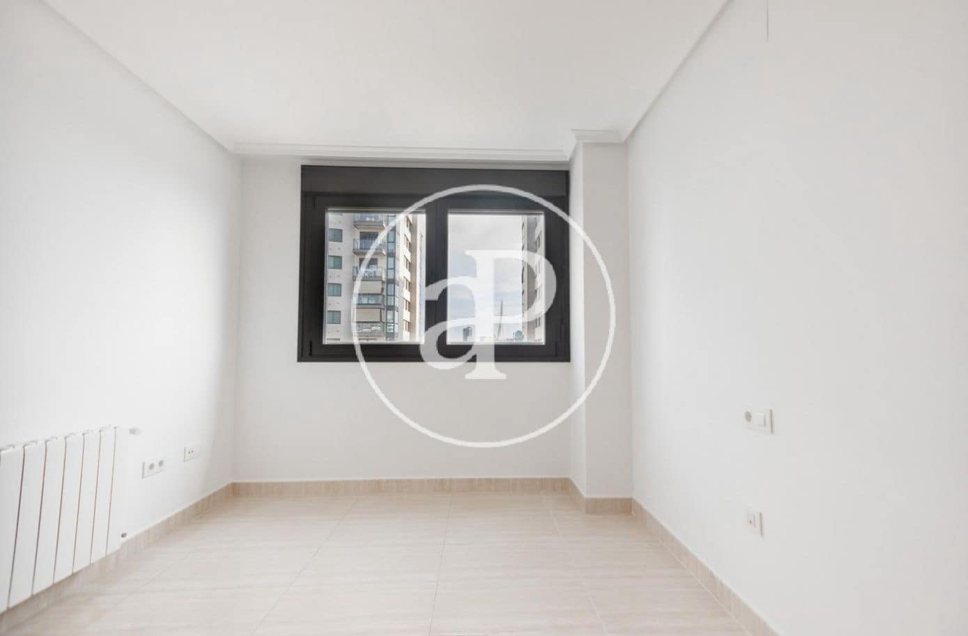 3 quarto Apartamento para arrendar em Valencia cidade com piscina garagem - 2 800 € (Ref: 10022557)