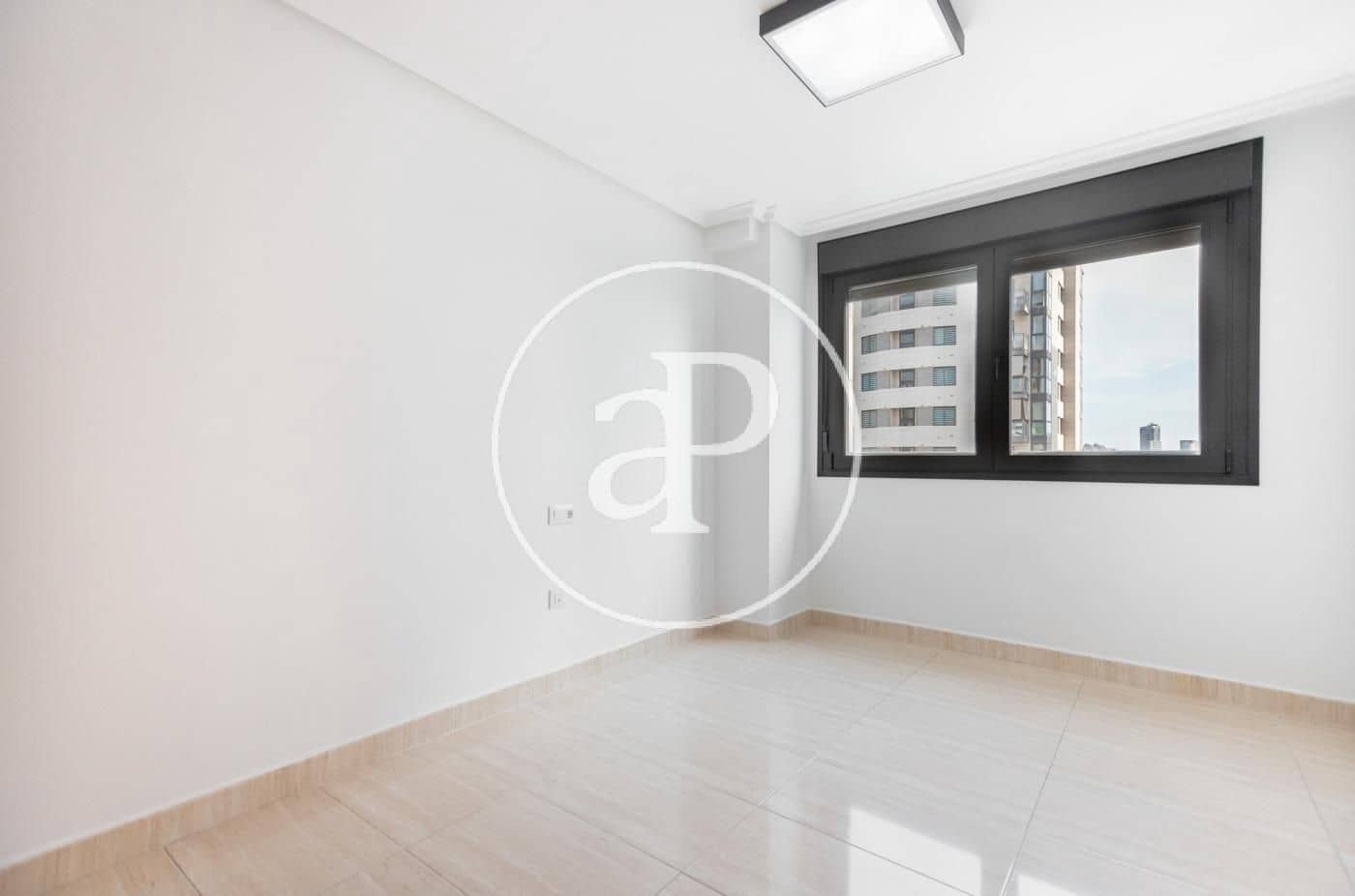3 quarto Apartamento para arrendar em Valencia cidade com piscina garagem - 2 800 € (Ref: 10022557)