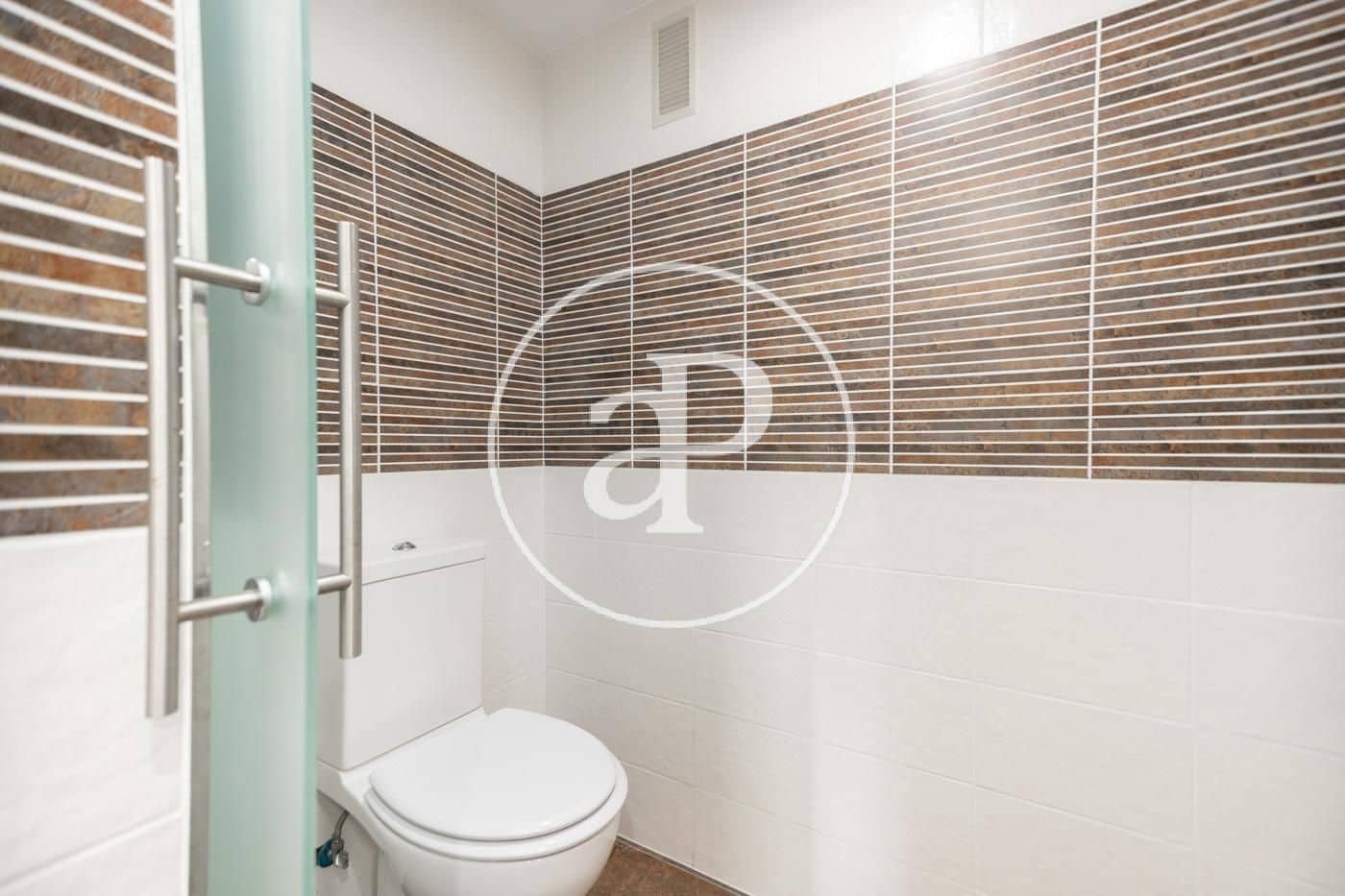 3 quarto Apartamento para arrendar em Valencia cidade com piscina garagem - 2 800 € (Ref: 10022557)