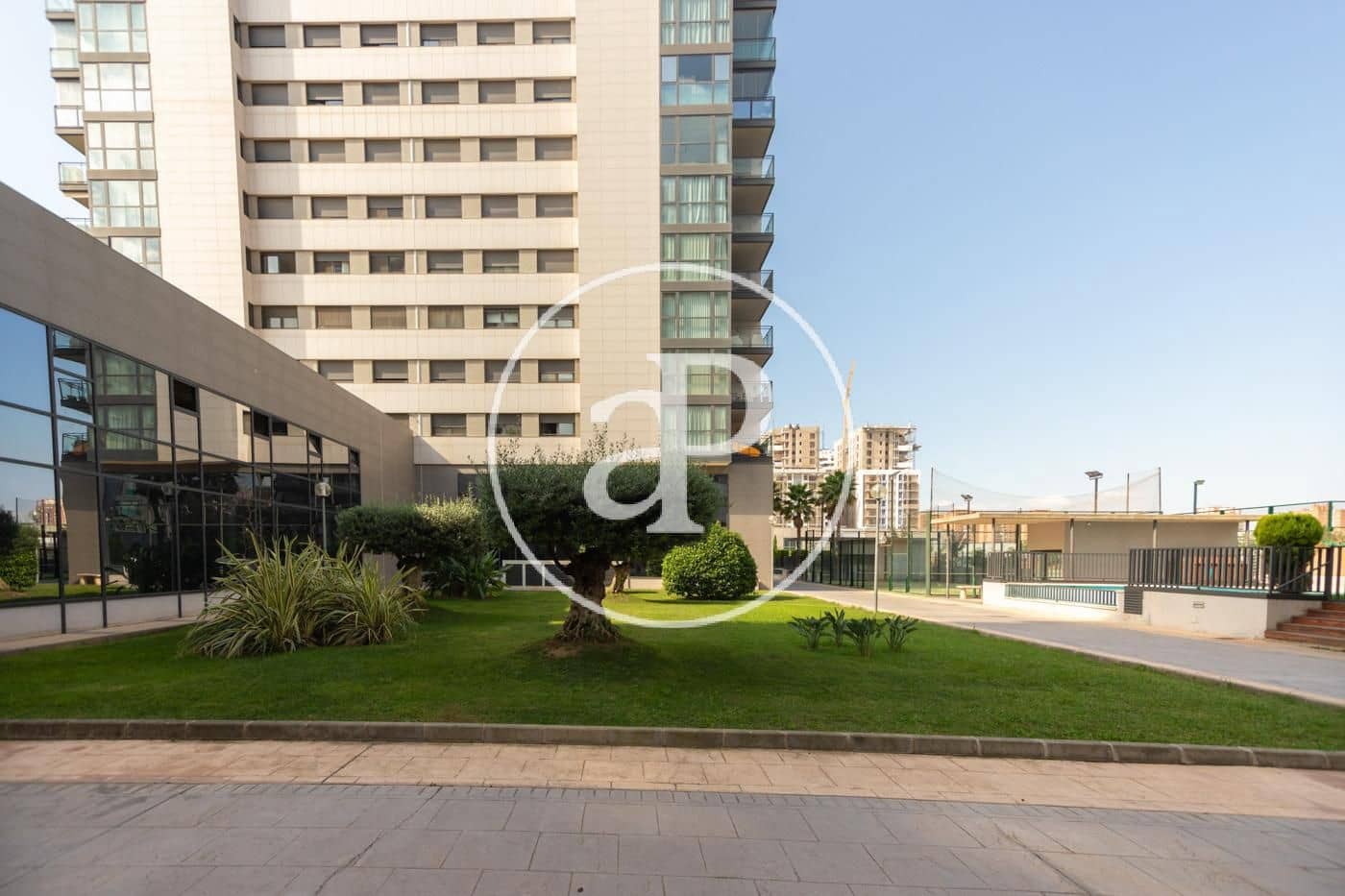 3 quarto Apartamento para arrendar em Valencia cidade com piscina garagem - 2 800 € (Ref: 10022557)
