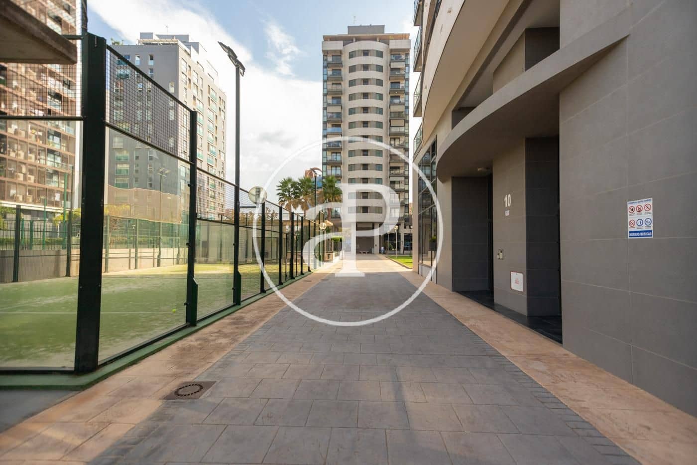 3 quarto Apartamento para arrendar em Valencia cidade com piscina garagem - 2 800 € (Ref: 10022557)