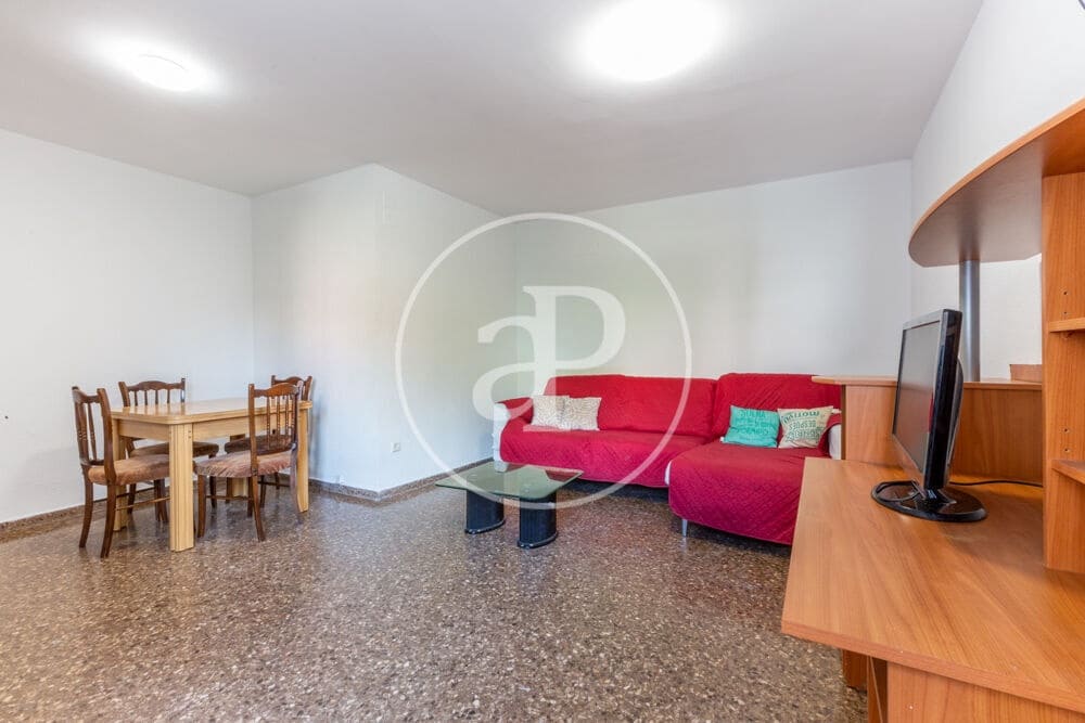 4 bedroom Apartment for rent in Valencia city - € 1,650 (Ref: 10022558)