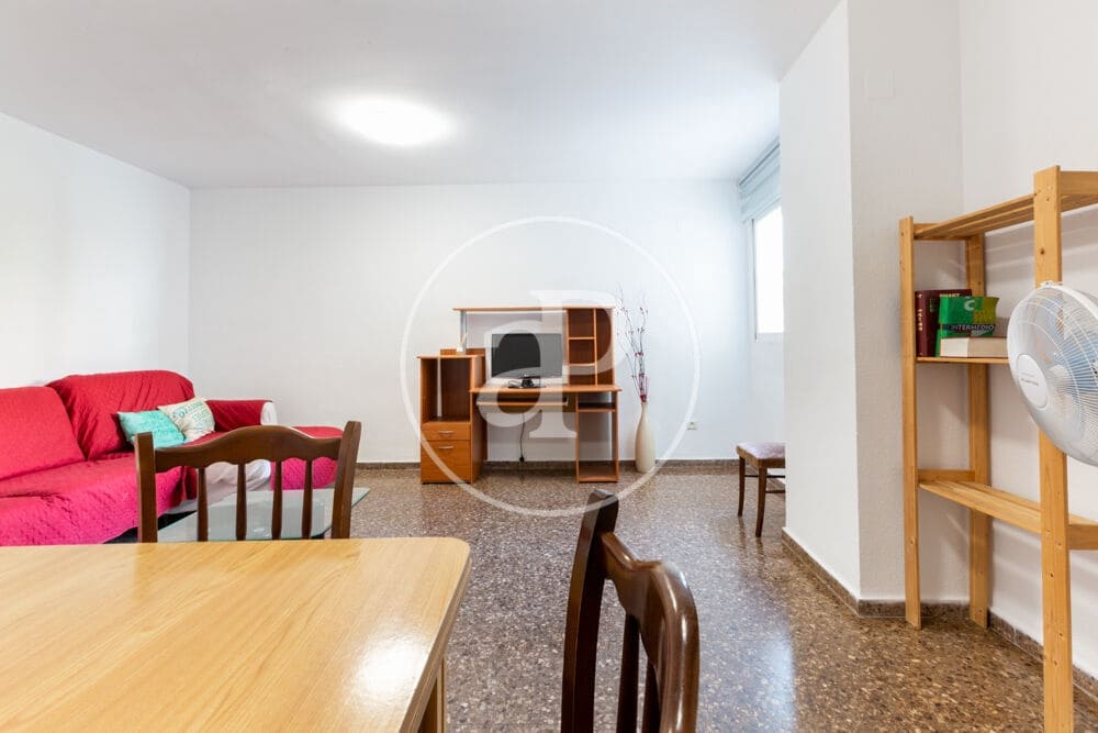 4 bedroom Apartment for rent in Valencia city - € 1,650 (Ref: 10022558)