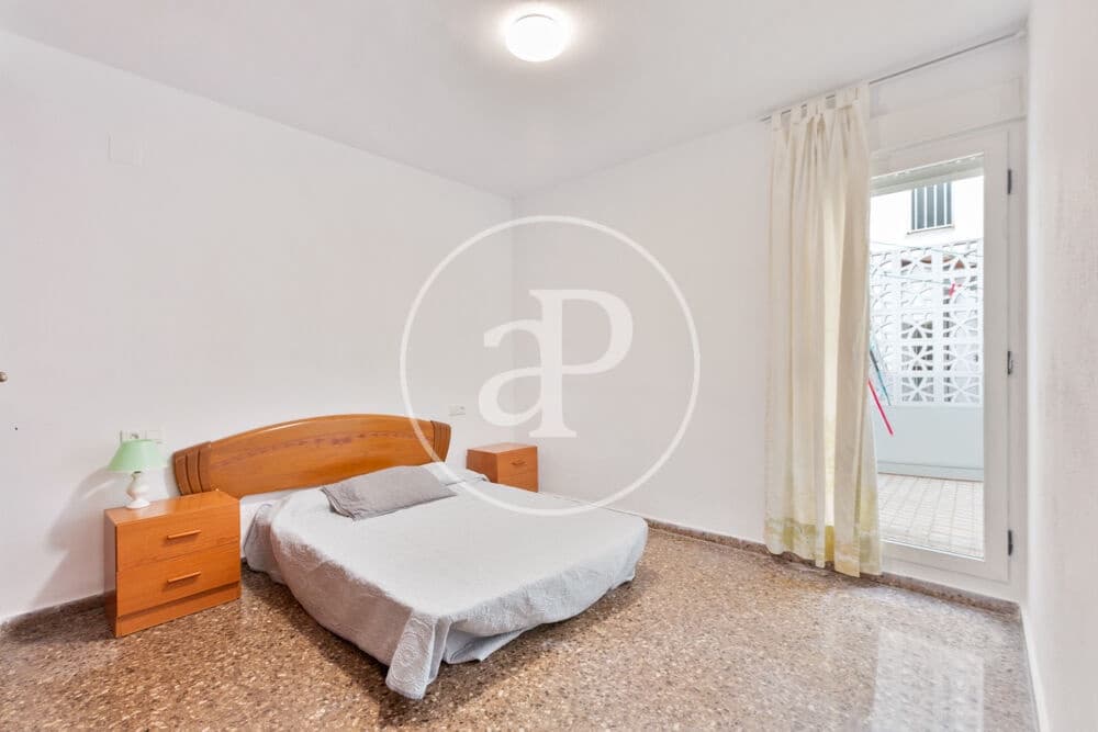 4 bedroom Apartment for rent in Valencia city - € 1,650 (Ref: 10022558)