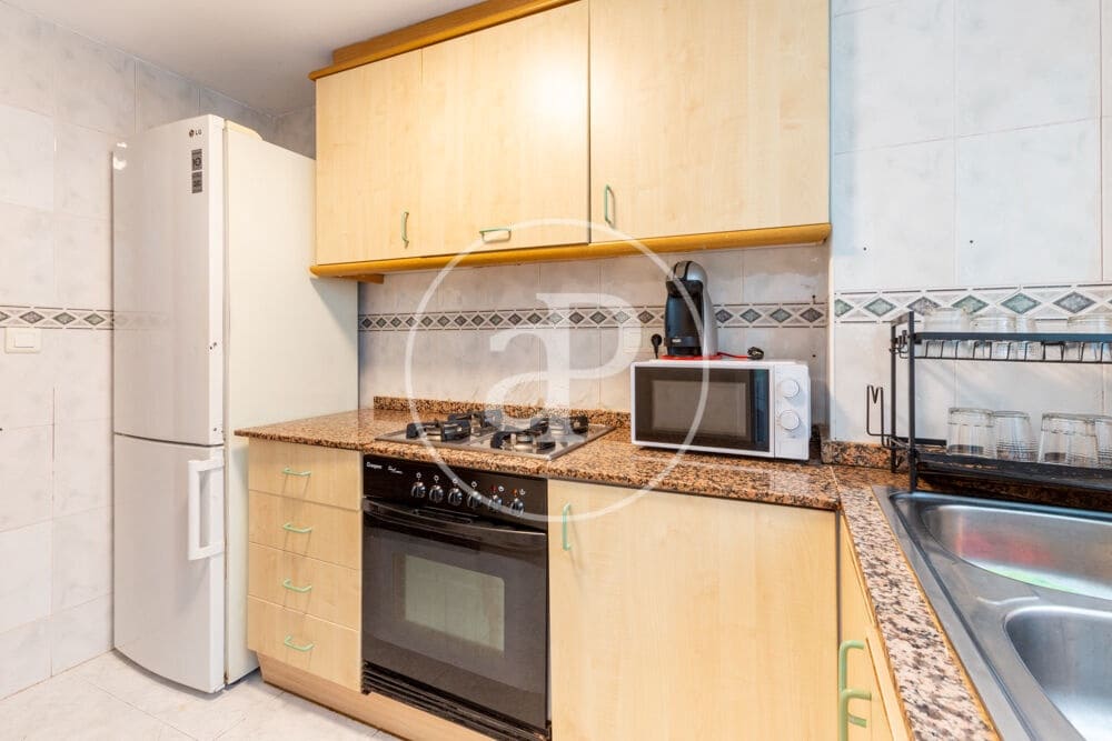 4 bedroom Apartment for rent in Valencia city - € 1,650 (Ref: 10022558)