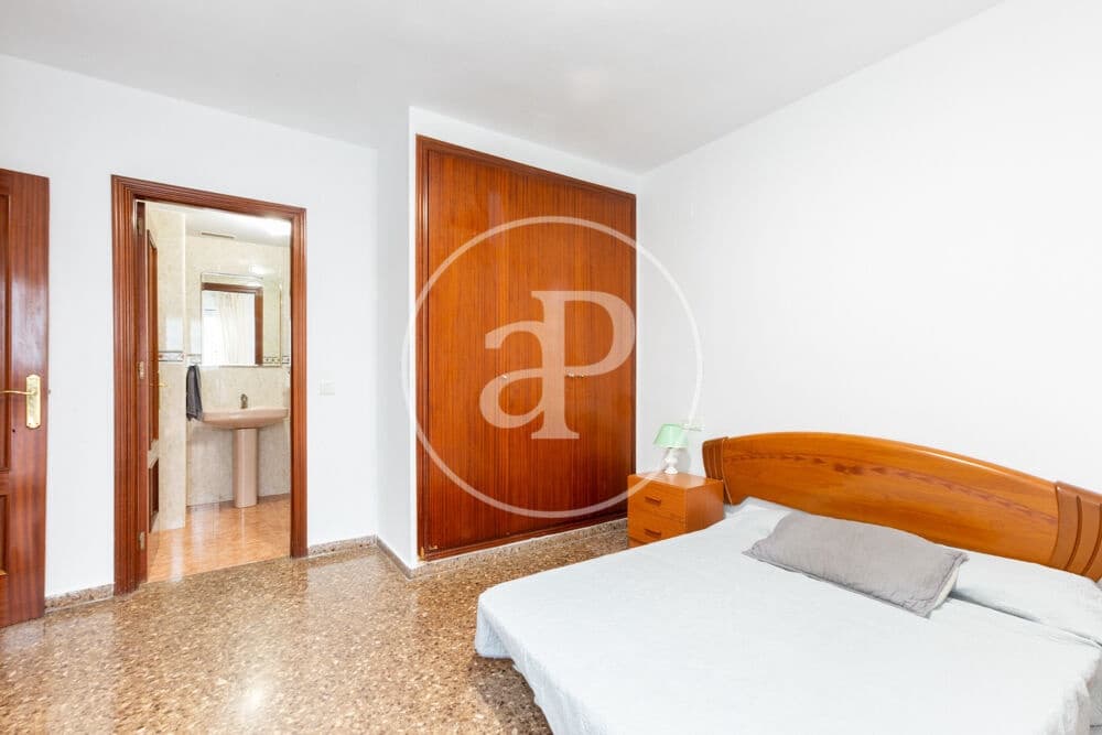4 bedroom Apartment for rent in Valencia city - € 1,650 (Ref: 10022558)