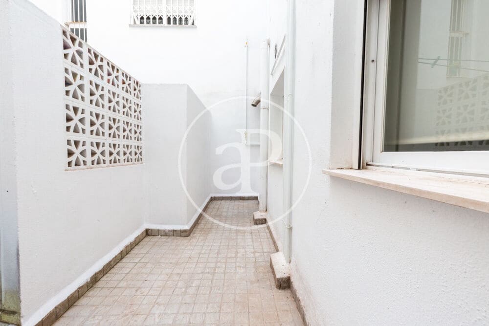 4 bedroom Apartment for rent in Valencia city - € 1,650 (Ref: 10022558)