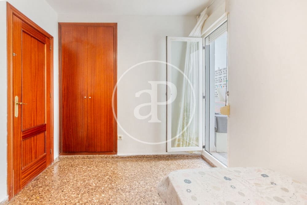 4 bedroom Apartment for rent in Valencia city - € 1,650 (Ref: 10022558)