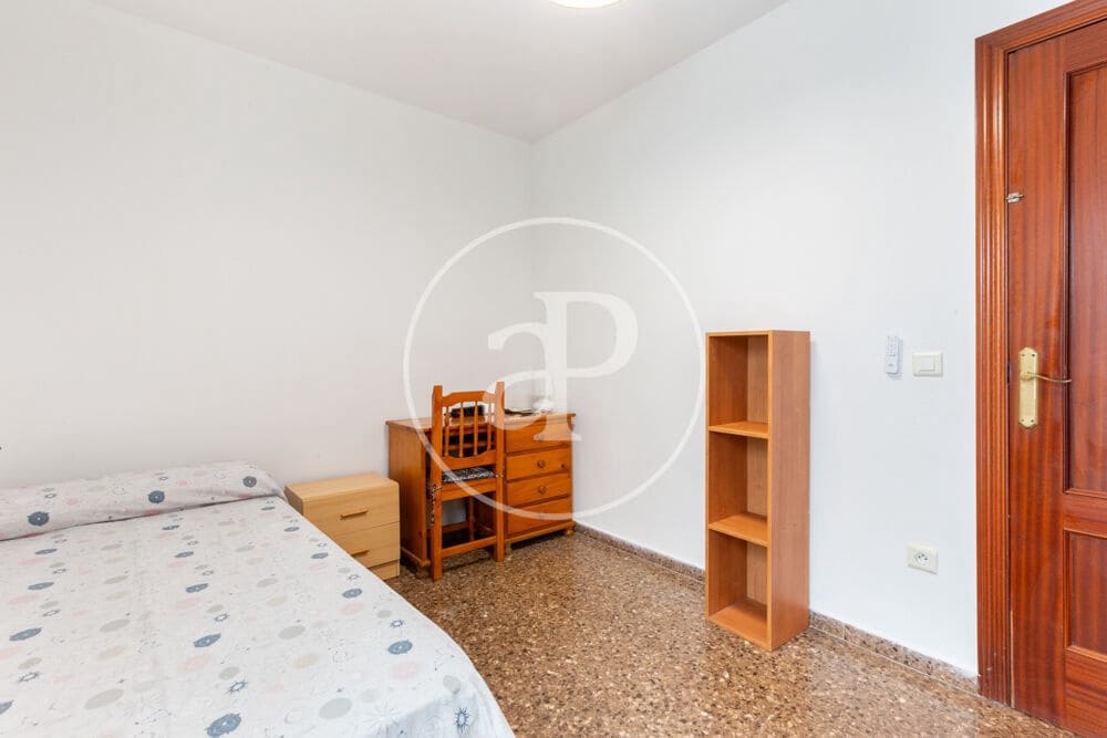 4 bedroom Apartment for rent in Valencia city - € 1,650 (Ref: 10022558)