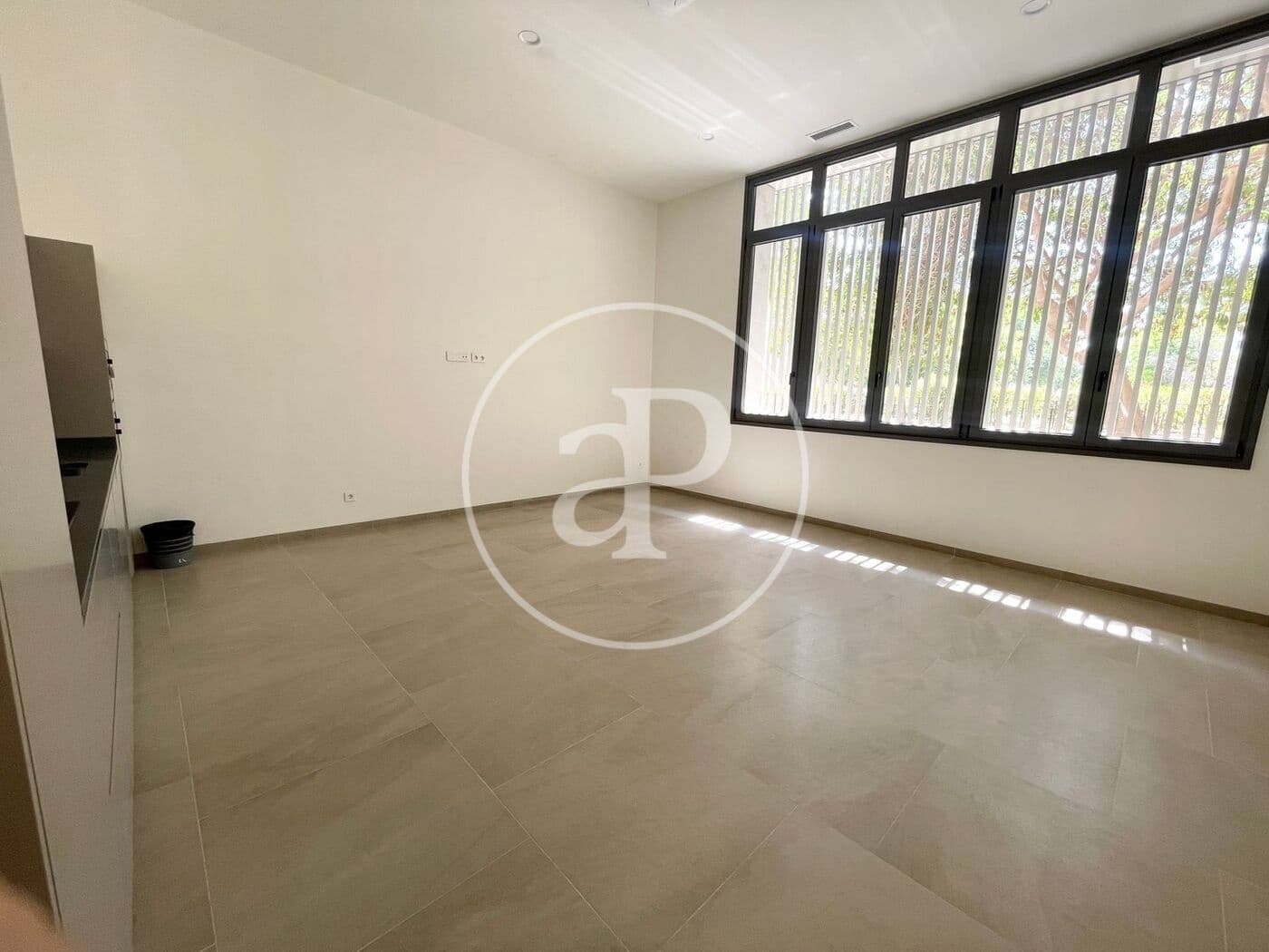 2 quarto Apartamento para arrendar em Valencia cidade com piscina garagem - 2 450 € (Ref: 10022560)