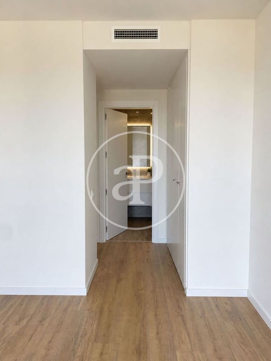 2 quarto Apartamento para arrendar em Valencia cidade com piscina garagem - 2 450 € (Ref: 10022560)