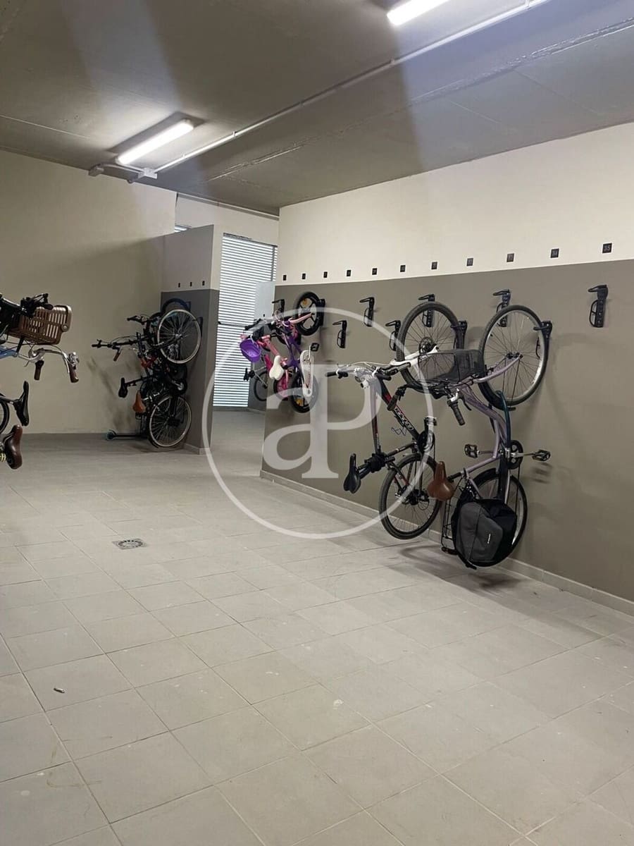 2 quarto Apartamento para arrendar em Valencia cidade com piscina garagem - 2 450 € (Ref: 10022560)