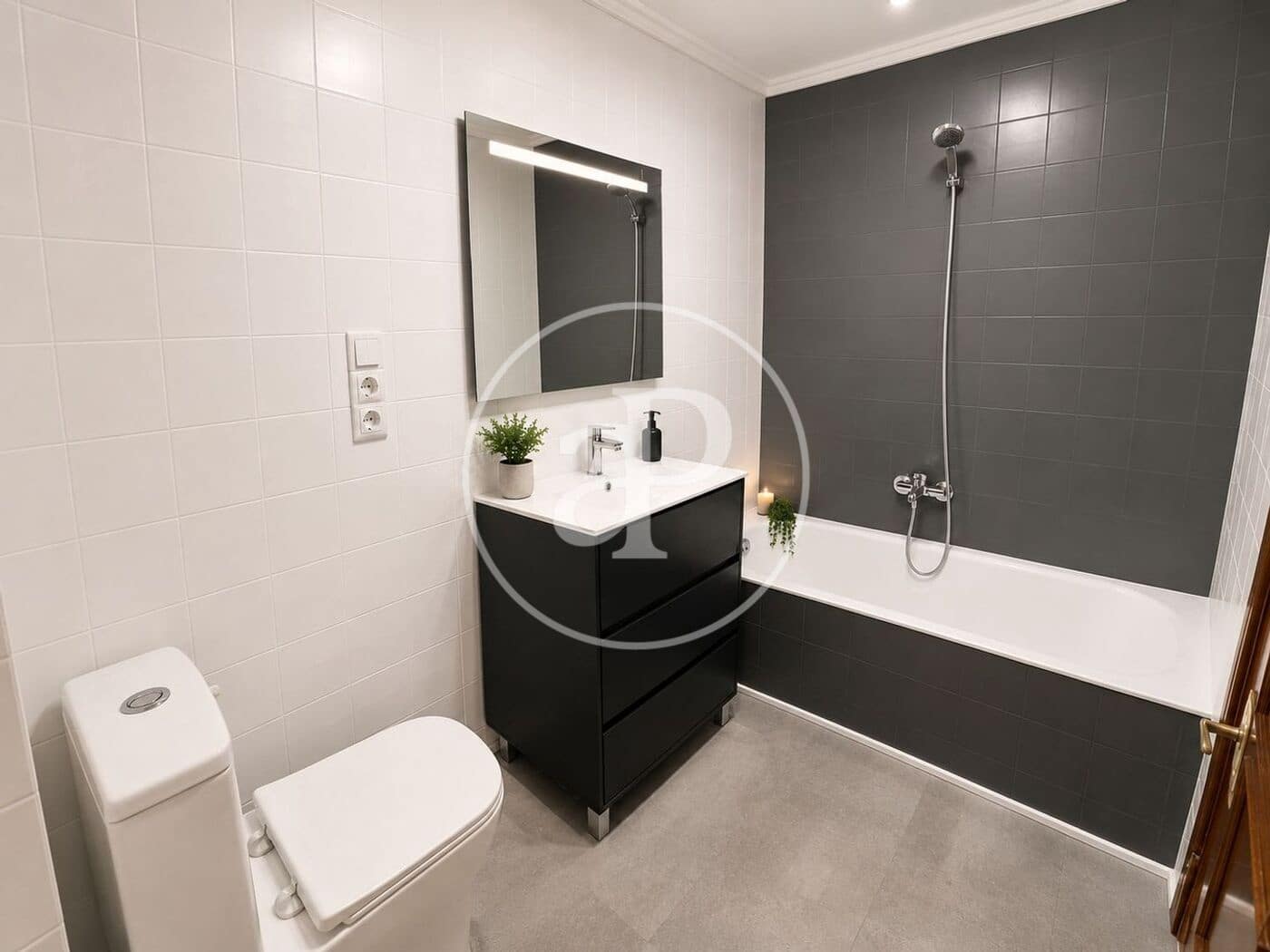4 camera da letto Appartamento da affittare in Valencia citta con garage - 2.200 € (Rif: 10024243)
