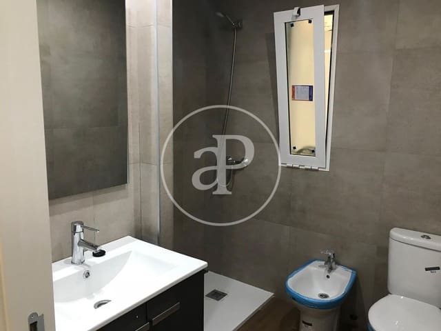 2 bedroom Apartment for rent in Cabanyal-Canyamelar, Valencia city - € 1,650 (Ref: 10024244)