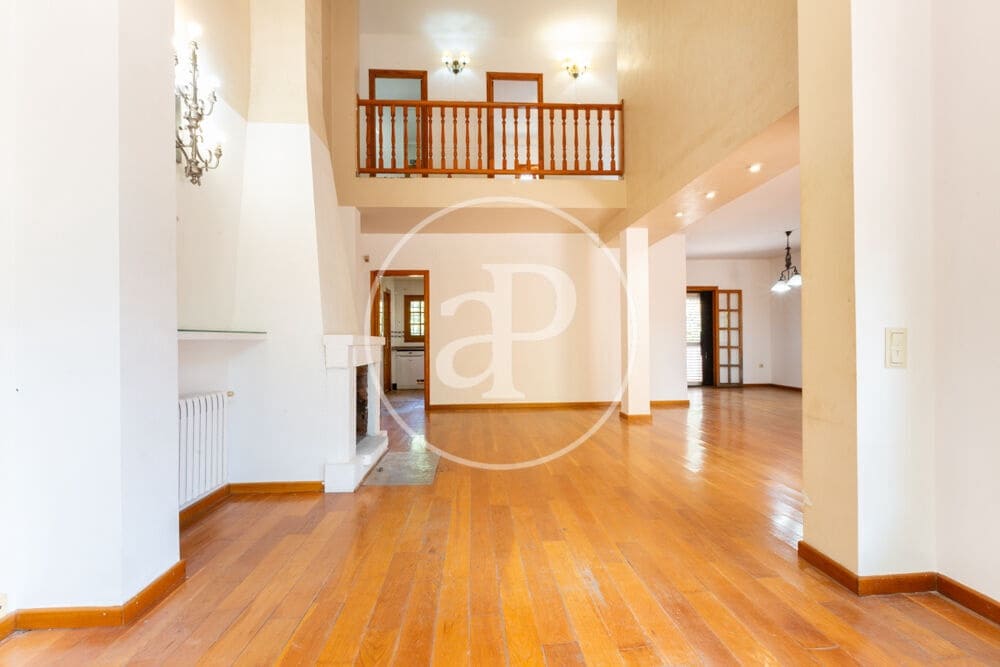 5 soveværelse Villa til salg i L'Eliana med swimmingpool - € 650.000 (Ref: 10025824)