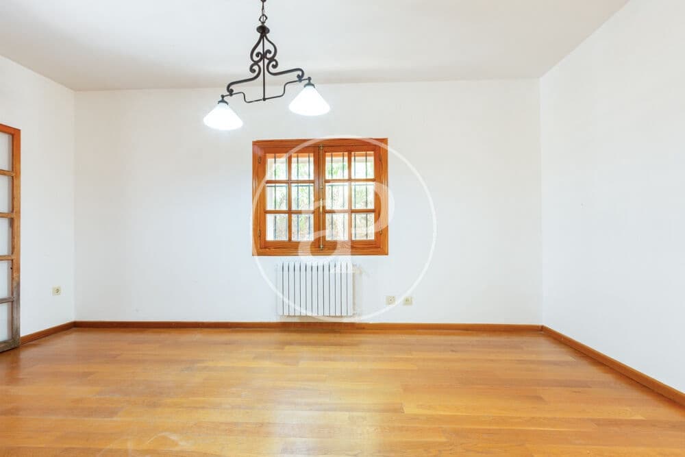 5 soveværelse Villa til salg i L'Eliana med swimmingpool - € 650.000 (Ref: 10025824)