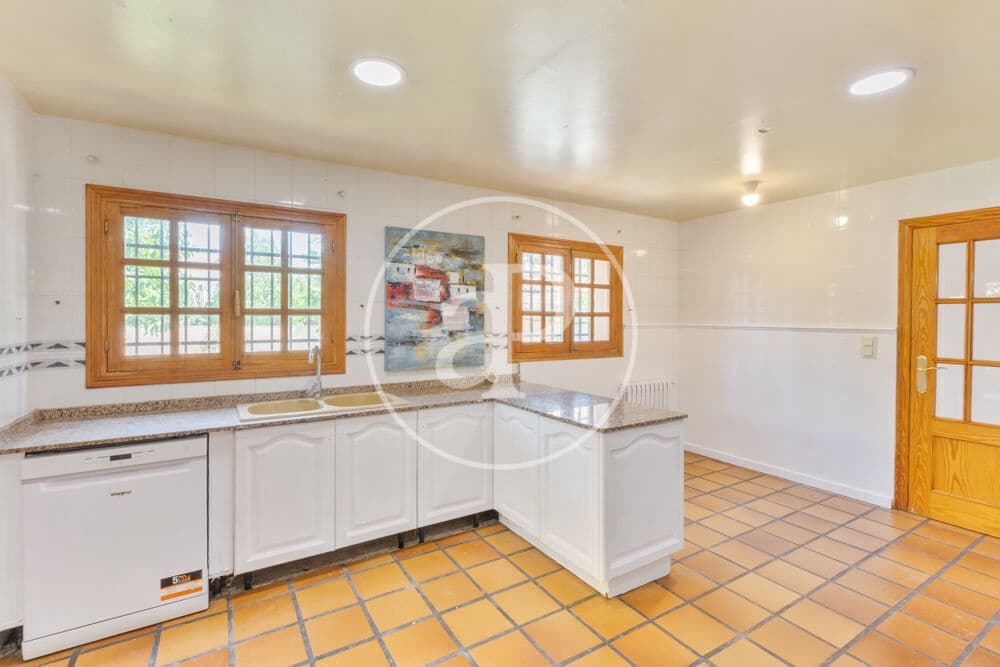 5 soveværelse Villa til salg i L'Eliana med swimmingpool - € 650.000 (Ref: 10025824)