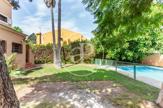 5 soveværelse Villa til salg i L'Eliana med swimmingpool - € 650.000 (Ref: 10025824)