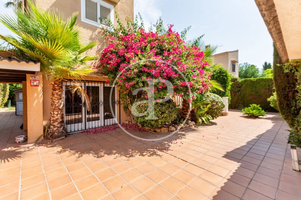 5 soveværelse Villa til salg i L'Eliana med swimmingpool - € 650.000 (Ref: 10025824)