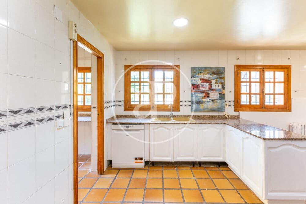 5 soveværelse Villa til salg i L'Eliana med swimmingpool - € 650.000 (Ref: 10025824)