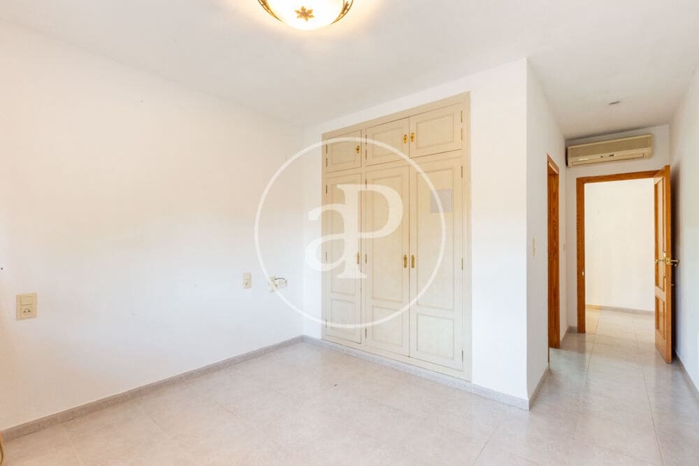 5 soveværelse Villa til salg i L'Eliana med swimmingpool - € 650.000 (Ref: 10025824)