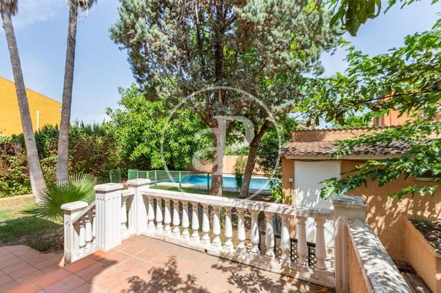 5 soveværelse Villa til salg i L'Eliana med swimmingpool - € 650.000 (Ref: 10025824)