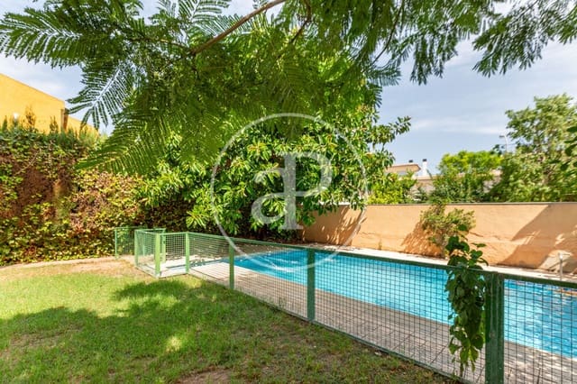 5 soveværelse Villa til salg i L'Eliana med swimmingpool - € 650.000 (Ref: 10025824)
