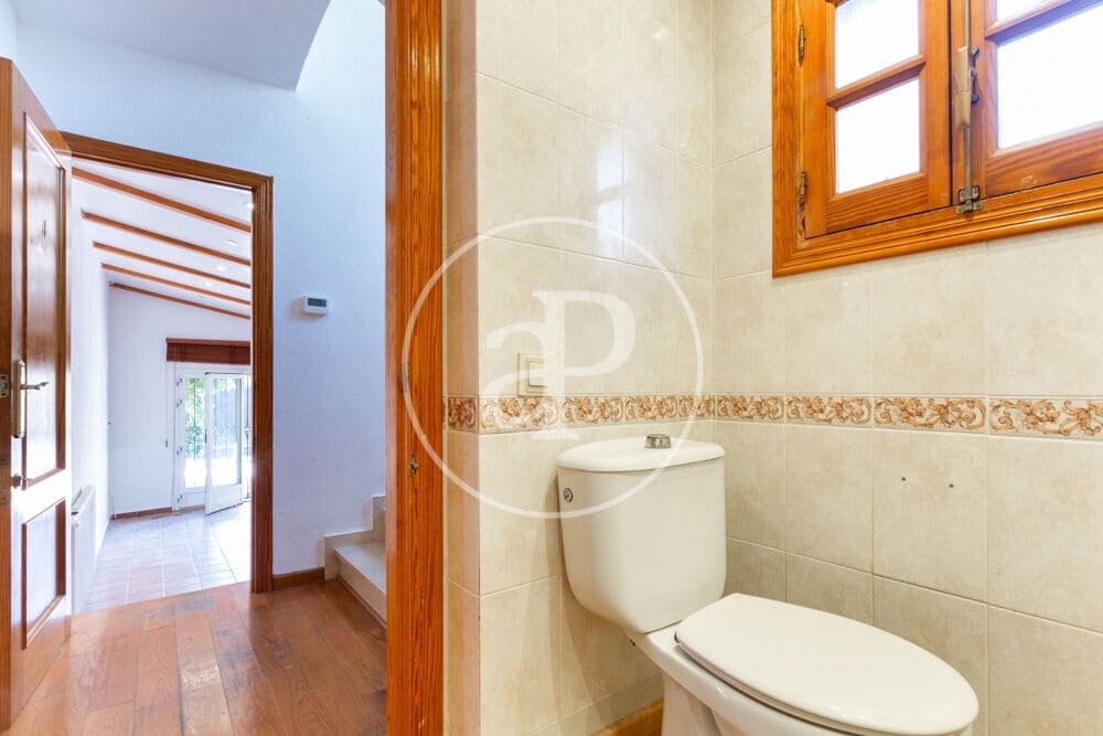 5 soveværelse Villa til salg i L'Eliana med swimmingpool - € 650.000 (Ref: 10025824)