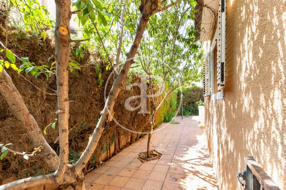 5 soveværelse Villa til salg i L'Eliana med swimmingpool - € 650.000 (Ref: 10025824)