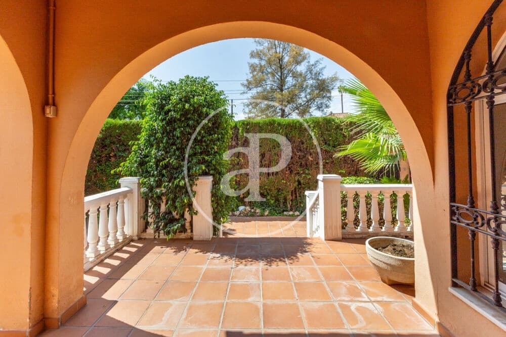 5 soveværelse Villa til salg i L'Eliana med swimmingpool - € 650.000 (Ref: 10025824)