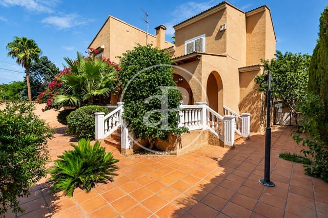 5 soveværelse Villa til salg i L'Eliana med swimmingpool - € 650.000 (Ref: 10025824)