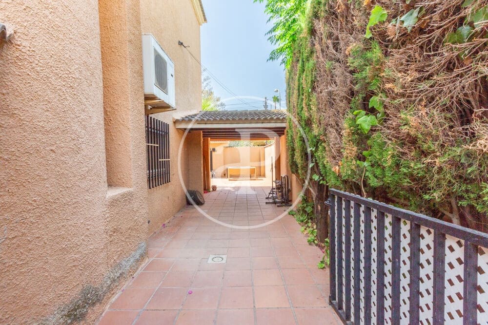 5 soveværelse Villa til salg i L'Eliana med swimmingpool - € 650.000 (Ref: 10025824)