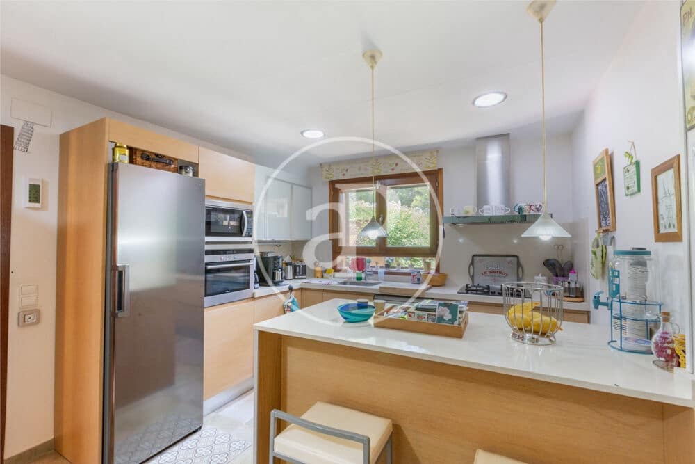 3 soverom Villa til salgs i L'Eliana med svømmebasseng - € 680 000 (Ref: 10030665)