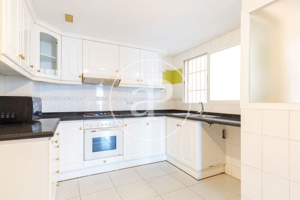4 sypialnia Apartament na sprzedaż w Miasto Walencja - 568 000 € (Ref: 10032146)