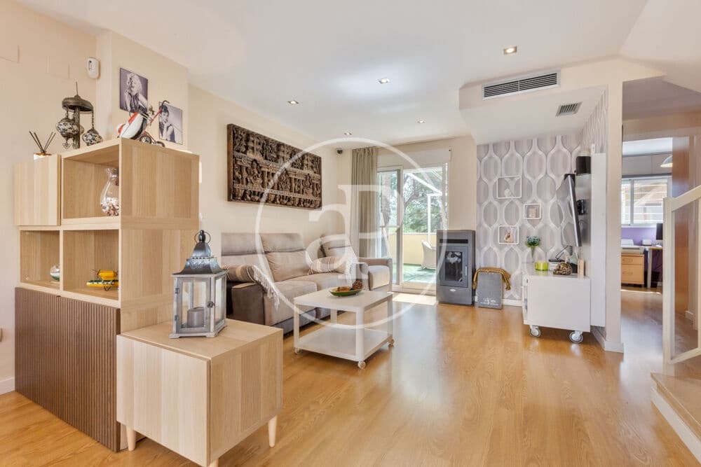 4 chambre Villa/Maison à vendre à Godelleta avec piscine - 319 000 € (Ref: 10034075)