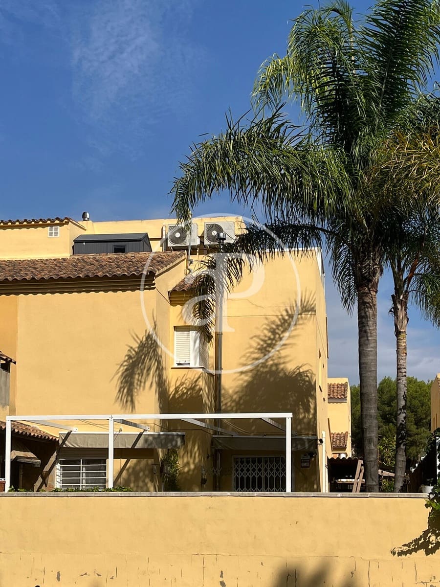 4 chambre Villa/Maison à vendre à Godelleta avec piscine - 319 000 € (Ref: 10034075)