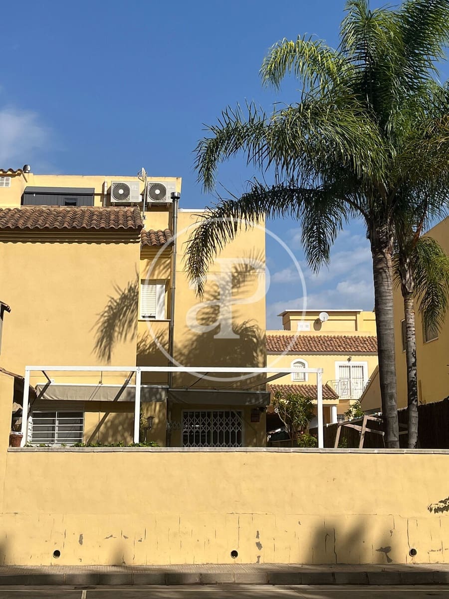 4 chambre Villa/Maison à vendre à Godelleta avec piscine - 319 000 € (Ref: 10034075)