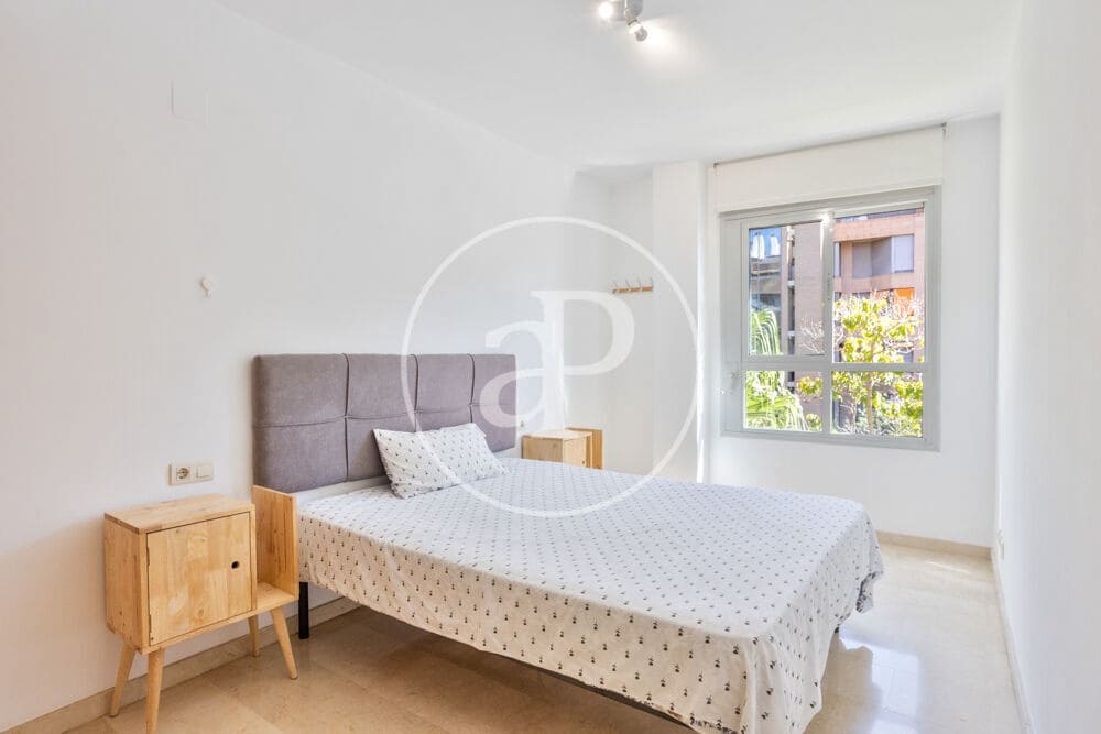 2 soverom Leilighet til leie i Valencia by med svømmebasseng - € 1 600 (Ref: 10035475)