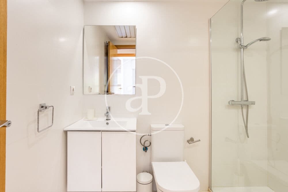 2 soverom Leilighet til leie i Valencia by med svømmebasseng - € 1 600 (Ref: 10035475)