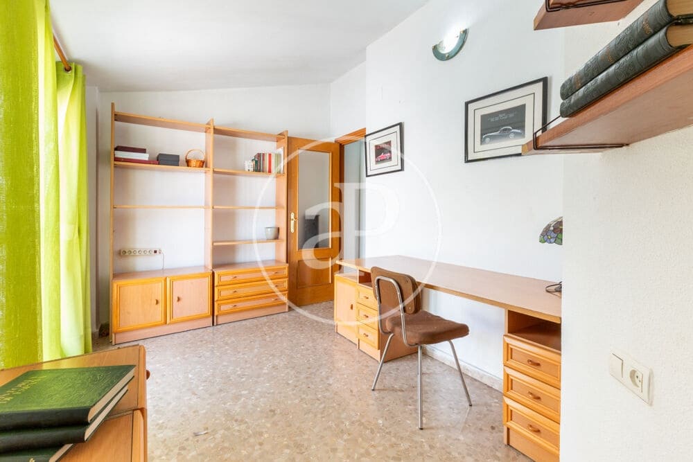 5 slaapkamer Penthouse te koop in Valencia stad - € 650.000 (Ref: 10037522)