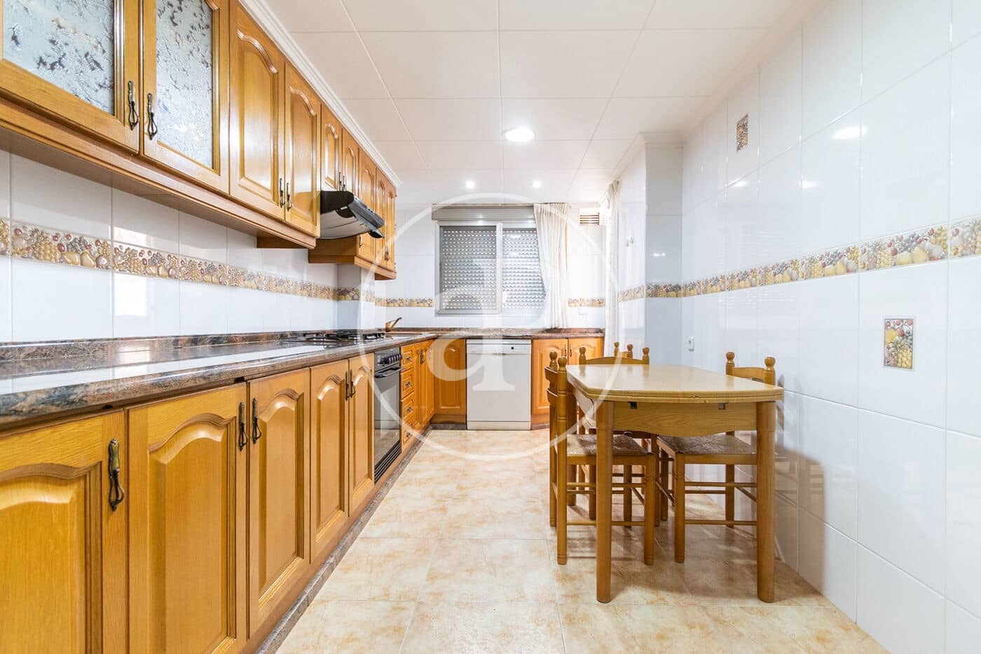 4 sovrum Lägenhet att hyra i Valencia stad - 1 700 € (Ref: 10041238)