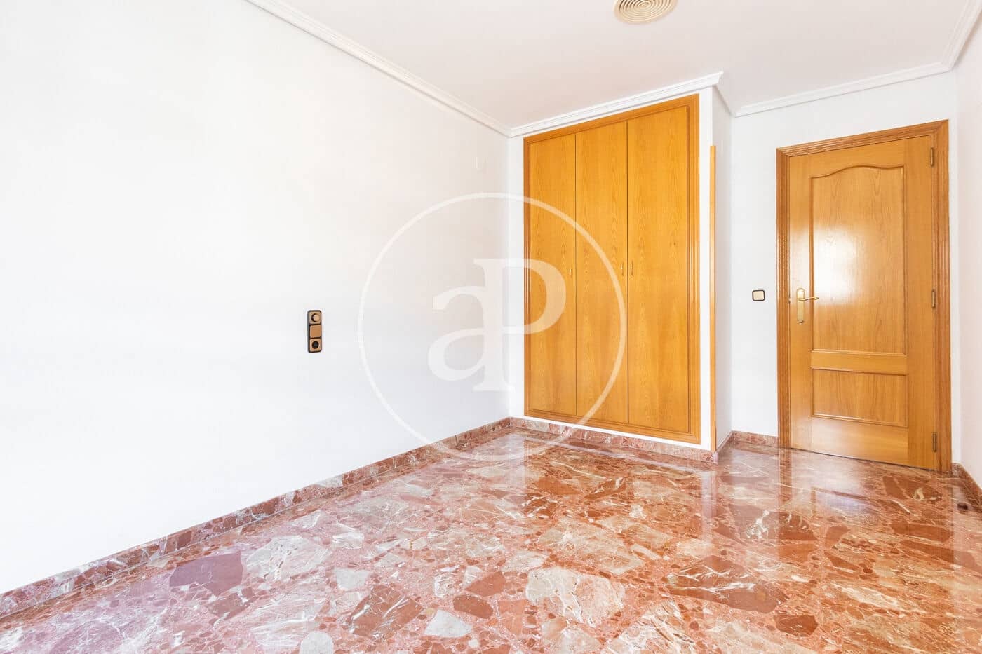 4 sovrum Lägenhet att hyra i Valencia stad - 1 700 € (Ref: 10041238)