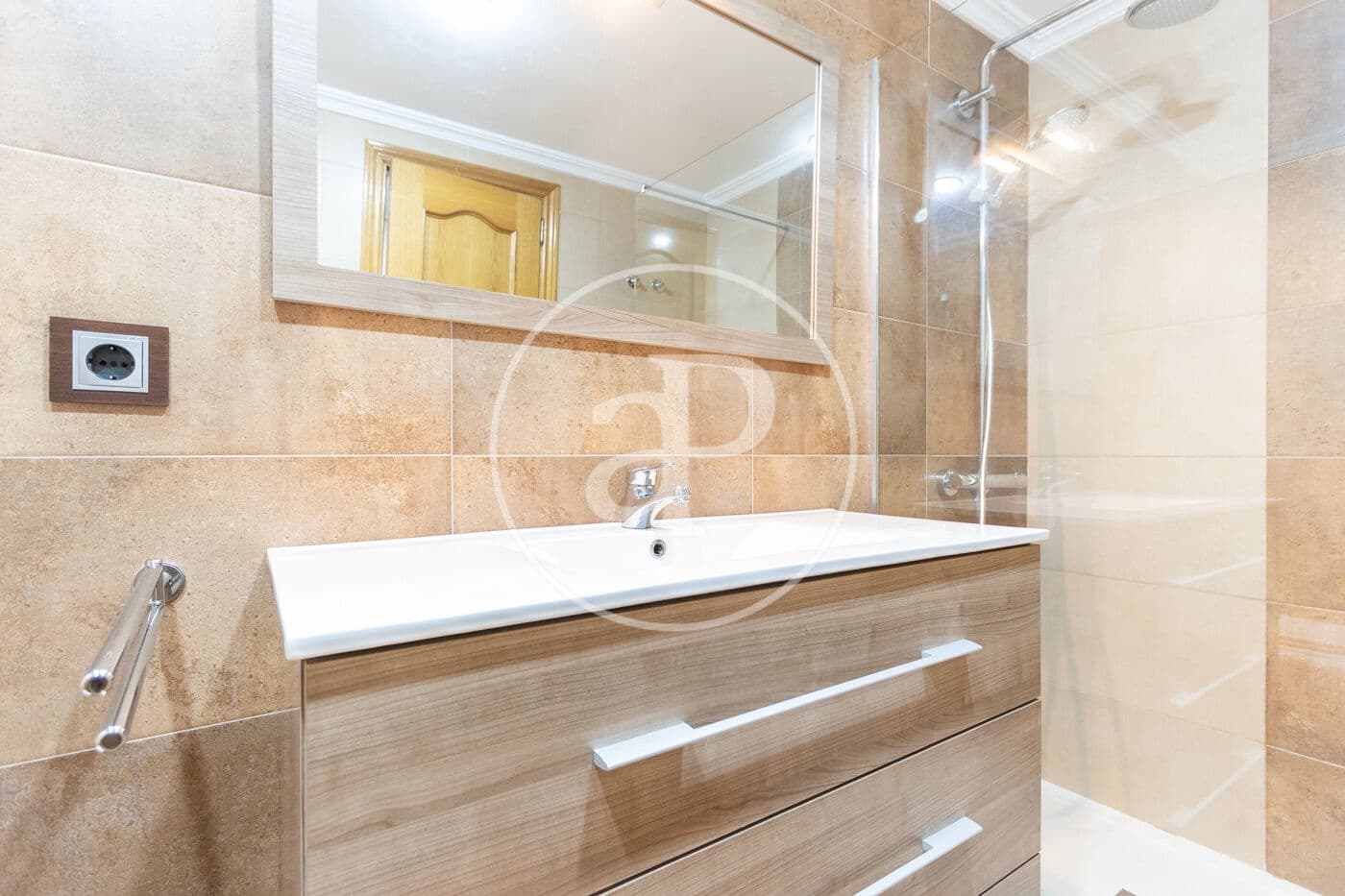 4 sovrum Lägenhet att hyra i Valencia stad - 1 700 € (Ref: 10041238)