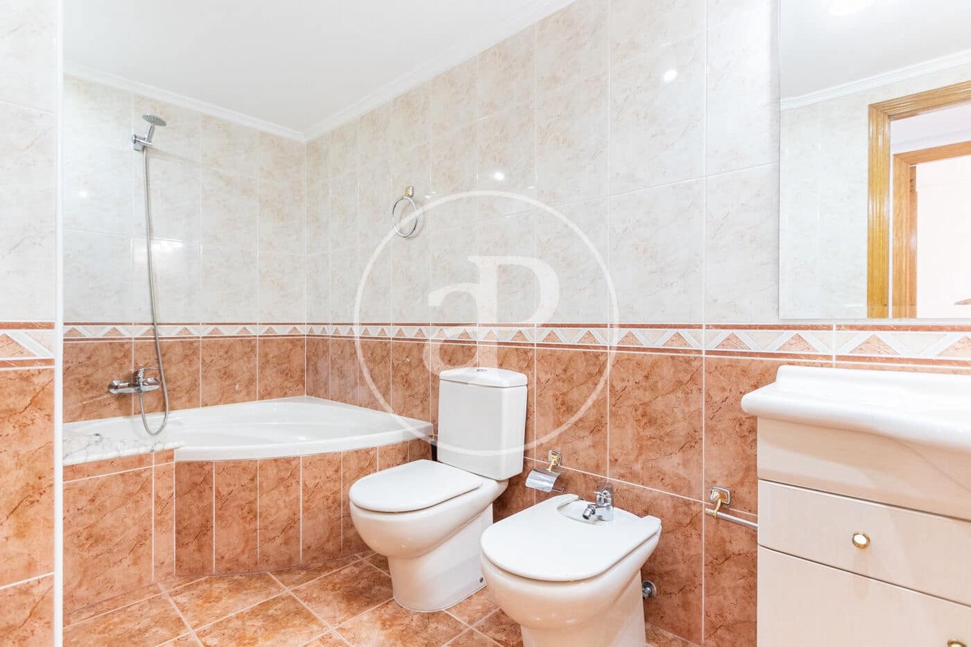 4 sovrum Lägenhet att hyra i Valencia stad - 1 700 € (Ref: 10041238)