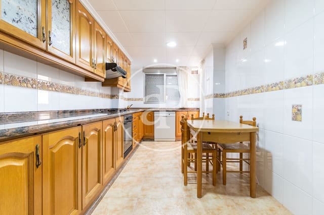 4 sovrum Lägenhet att hyra i Patraix, Valencia stad - 1 700 € (Ref: 10041238)