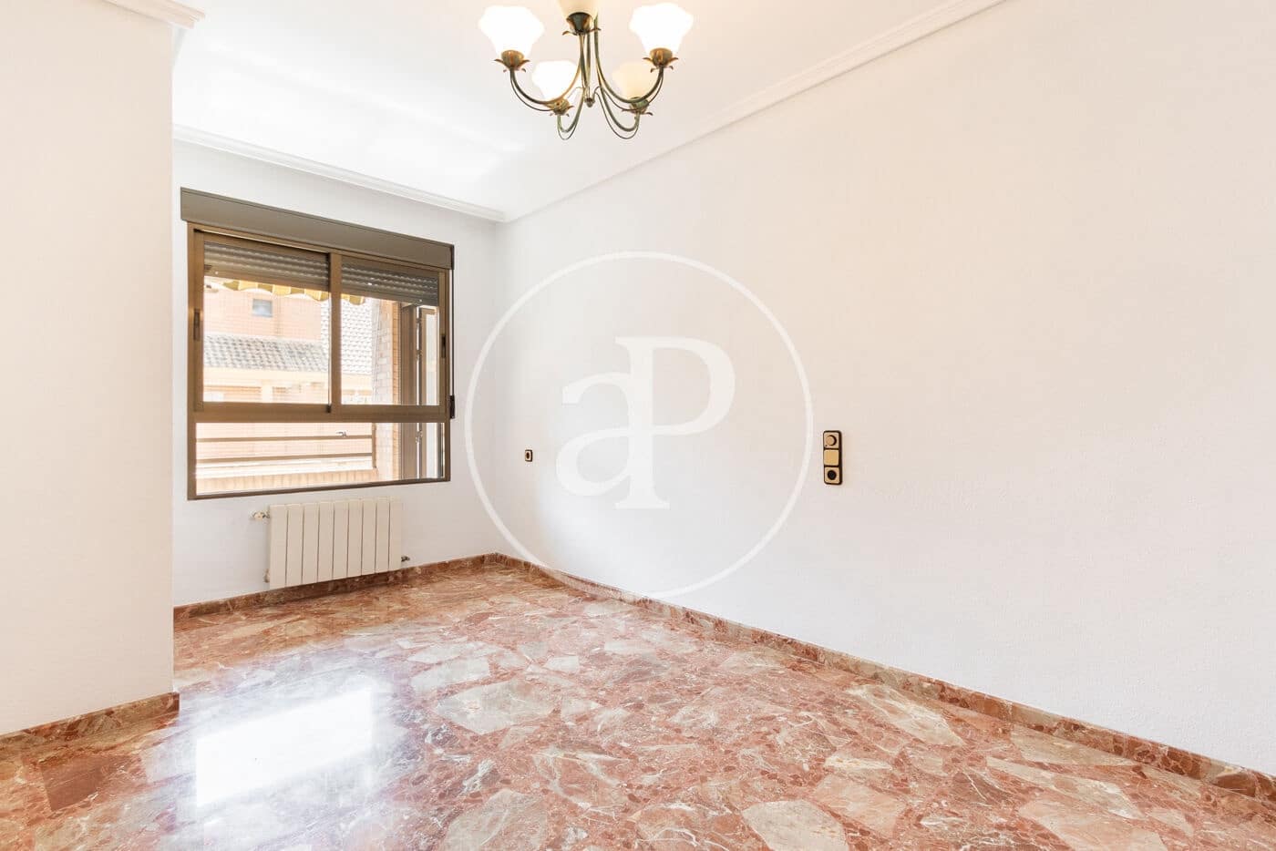 4 sovrum Lägenhet att hyra i Valencia stad - 1 700 € (Ref: 10041238)