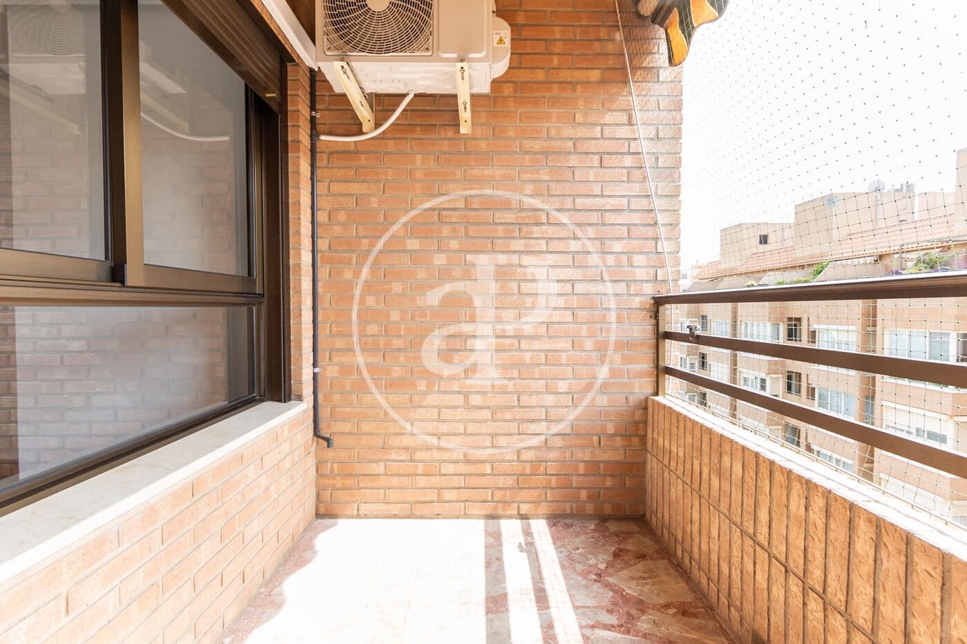 4 sovrum Lägenhet att hyra i Valencia stad - 1 700 € (Ref: 10041238)